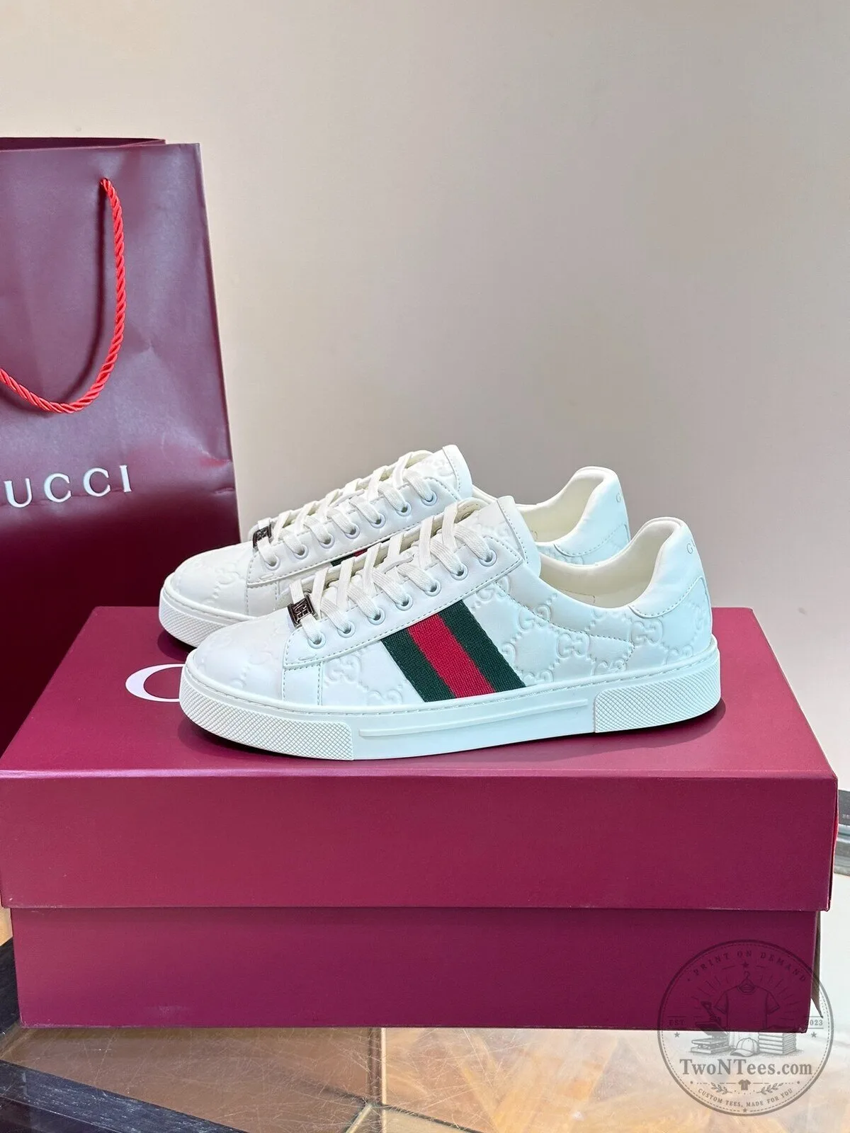 Gucci White Leather Low-Top Sneakers with Web Stripe