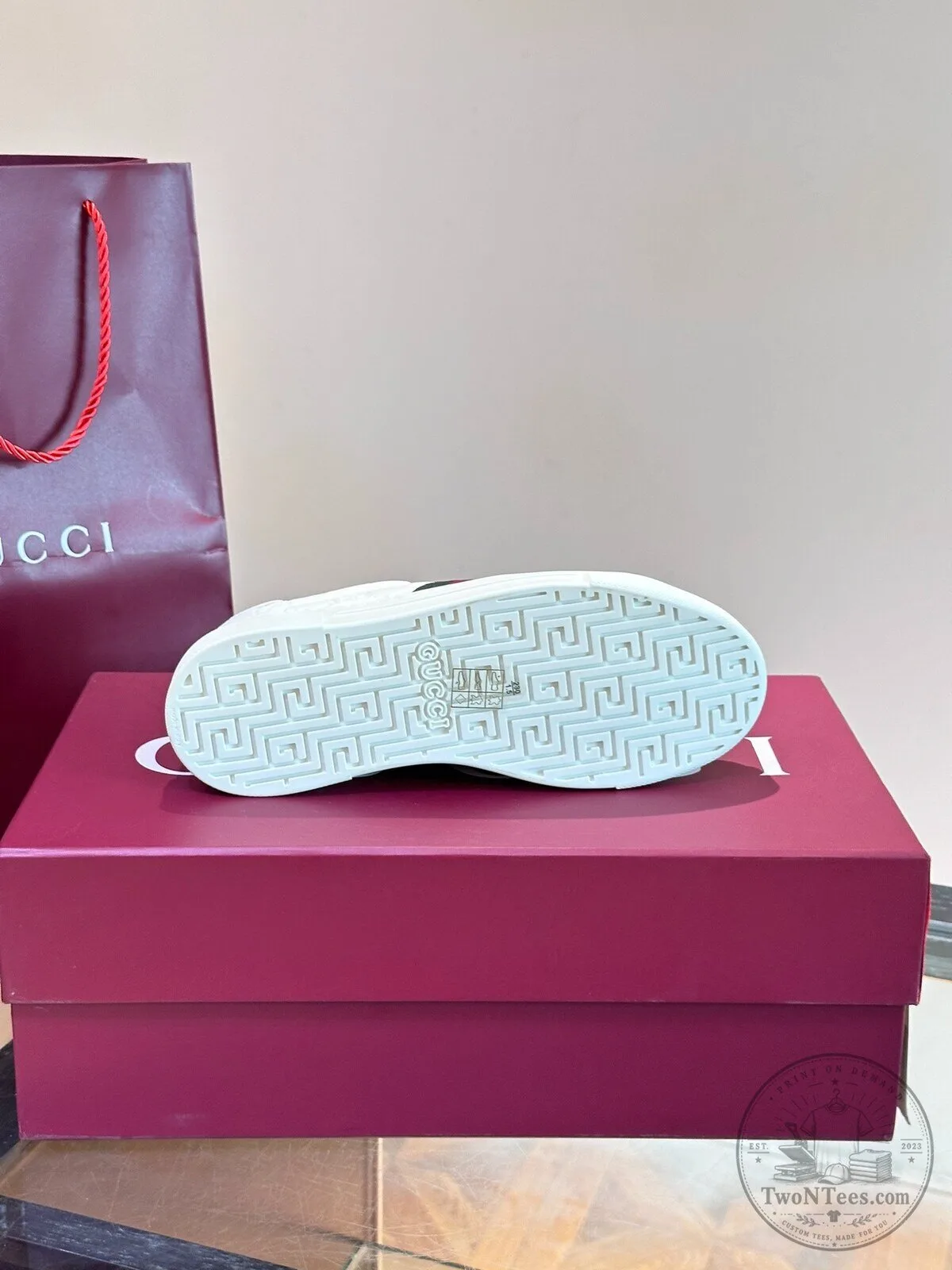 Gucci White Leather Low-Top Sneakers with Web Stripe 9 Gucci White Leather Low-Top Sneakers with Web Stripe